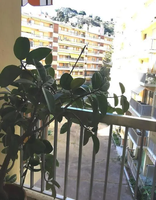 Santa Severina, Trilocale Comodo E Pratico Centro Citta Menton 0*,  France